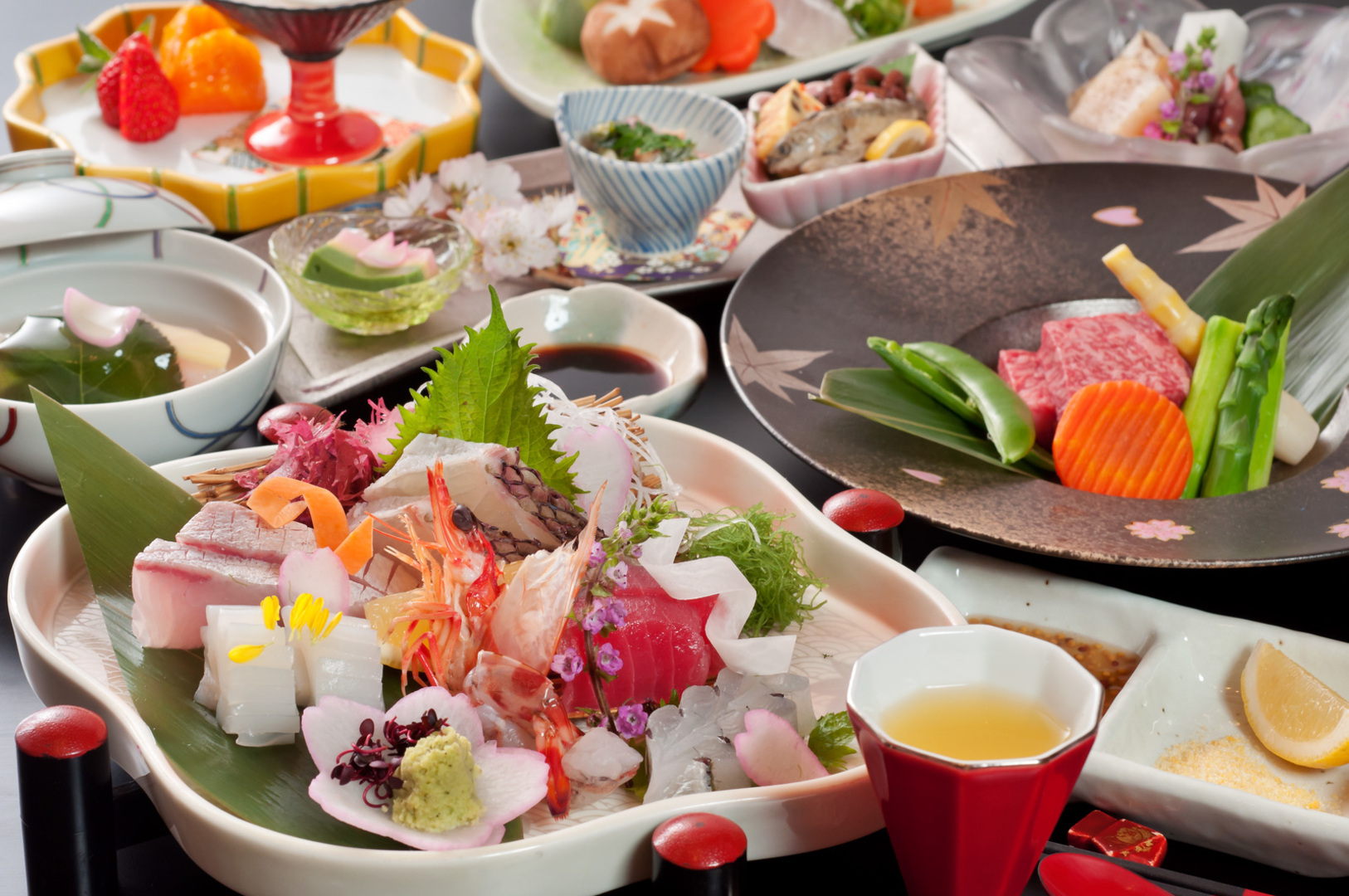【石鎚会席】人気ＮＯ．１！愛媛ブランド肉「伊予牛」・愛媛県魚の鯛などの逸品食材＆旬の味覚でおもてなし…