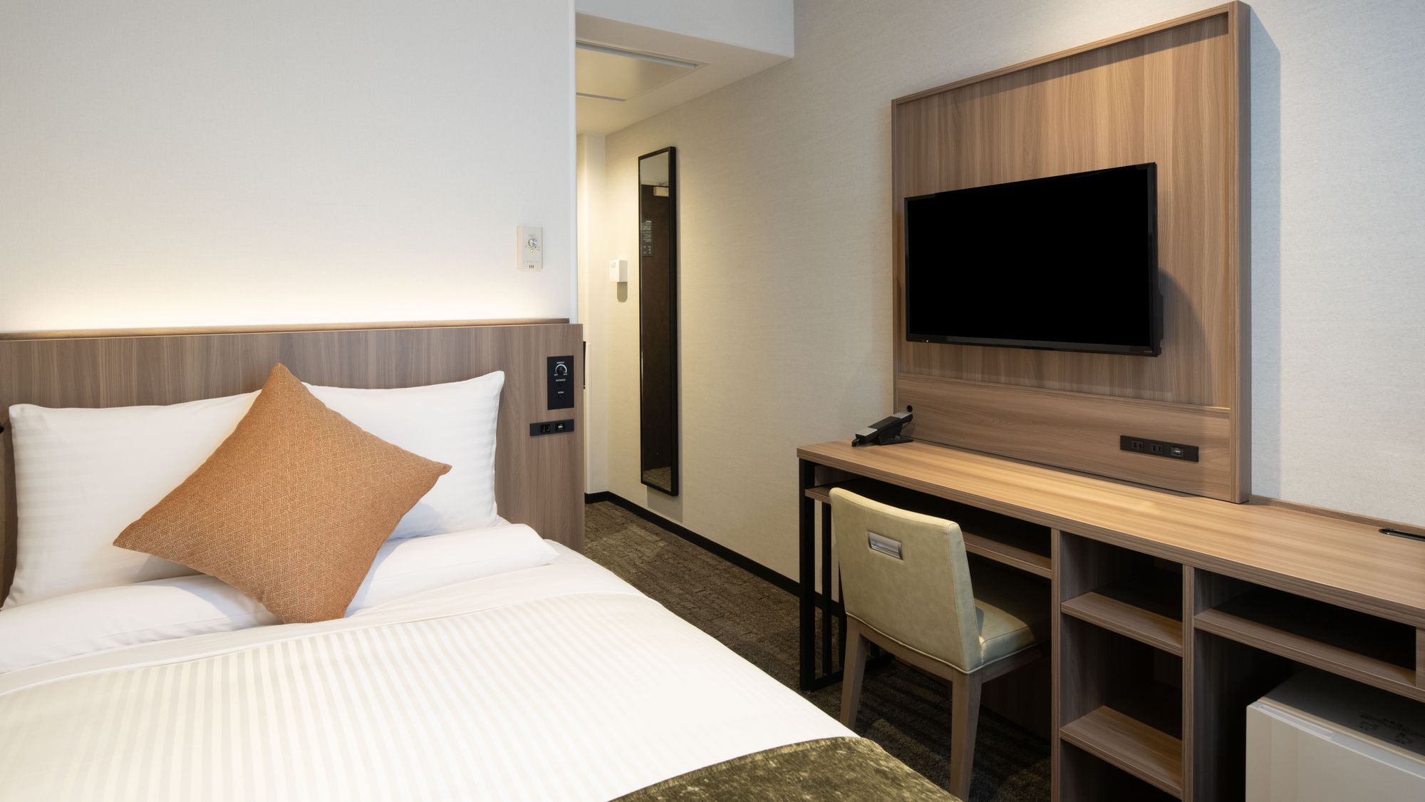 [Renewal] Standard semi-double room Size: 12.7㎡ Bed: 120cm x 1
