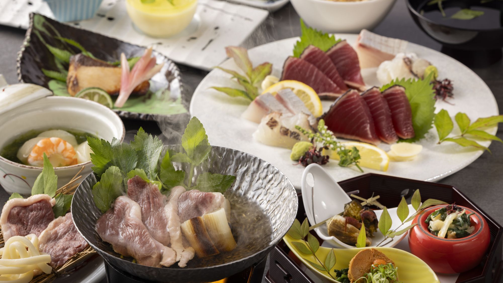 【かに食べ放題付き・土地の恵み会席】幻の四万十牛を贅沢に味わう牛鍋会席