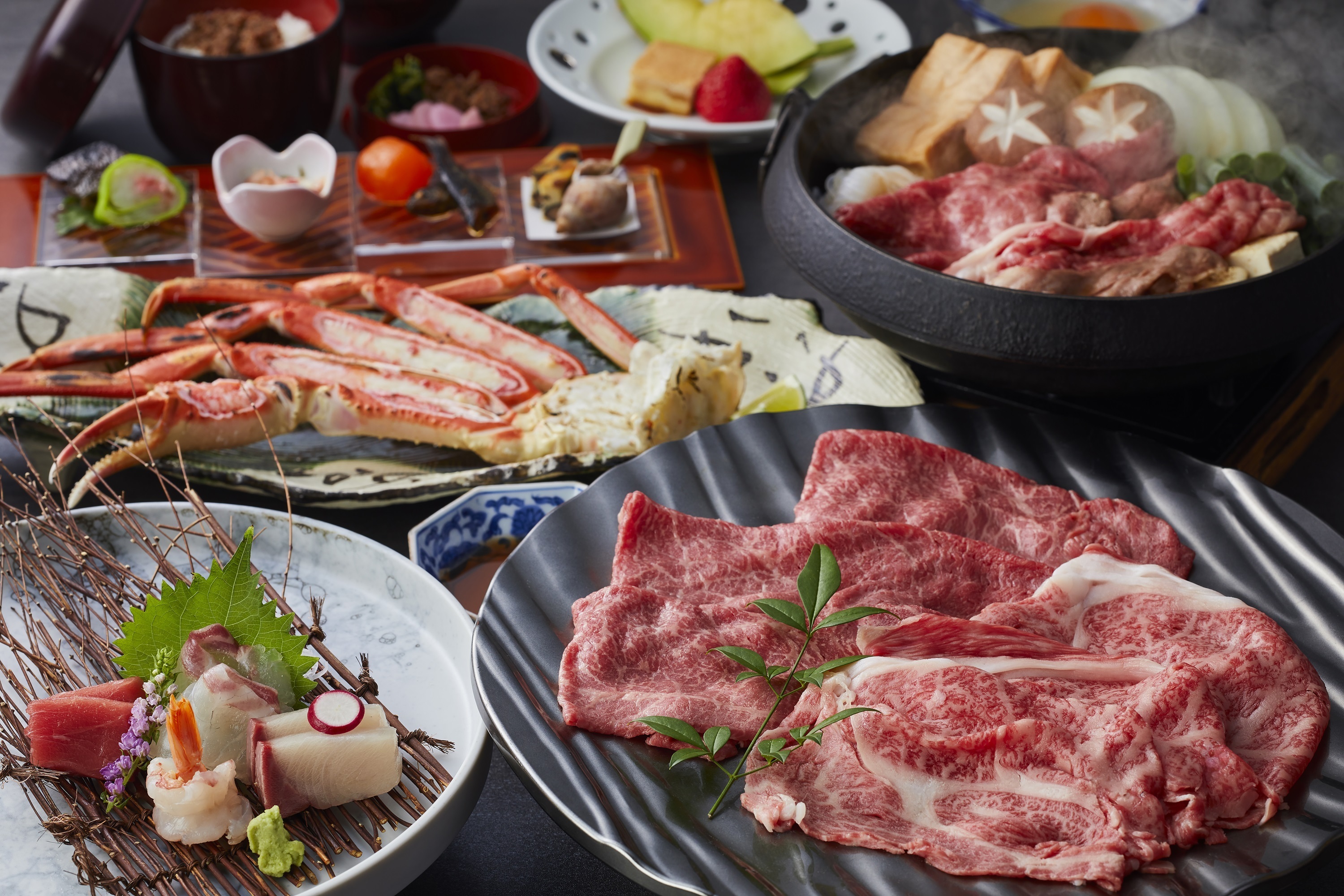 【特別会席】本ずわい蟹(半身)とA5ランク霜降り近江牛のすき焼き